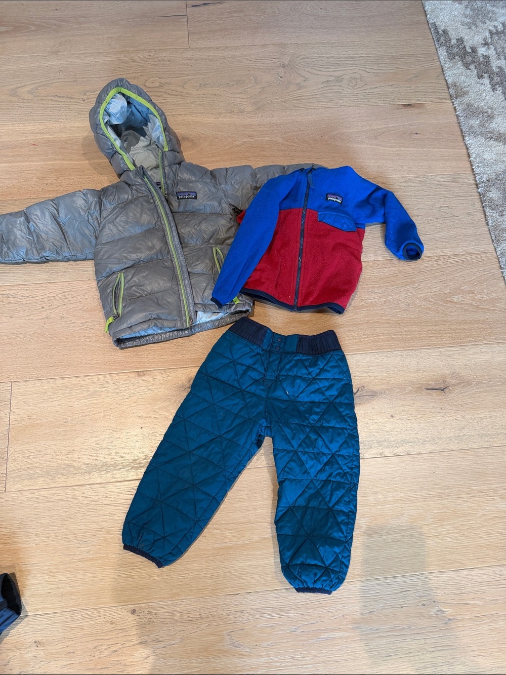 Patagonia Kids Blue & Red Fleece Jacket and Teal Quilted Pants Set